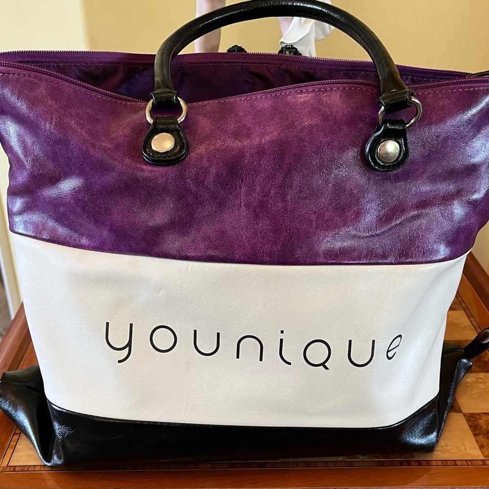 Younique Leather Leather Purse/Tote